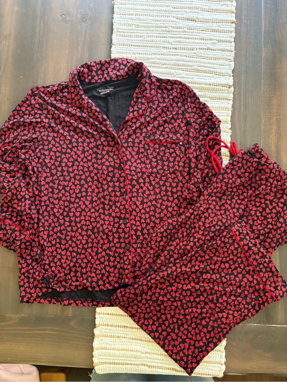 NEW Victoria’s Secret hearts pajama set